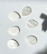 Load image into Gallery viewer, Natural Pearl Shell Charms  Size 15mm x 20mm- 10 pieces
