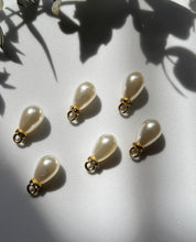 Load image into Gallery viewer, Acrylic Pearl Pendant Water Drop Pearl Charms (gold)- 10 pieces