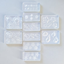 Load image into Gallery viewer, Mini Flowers Assorted 10 - Silicone Mould