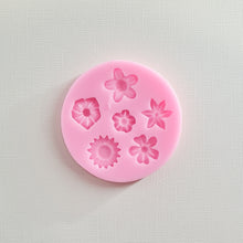 Load image into Gallery viewer, Stud Flowers Assorted 4 - Silicone Mould