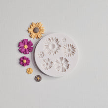 Load image into Gallery viewer, Stud Flowers Assorted 6 - Silicone Mould