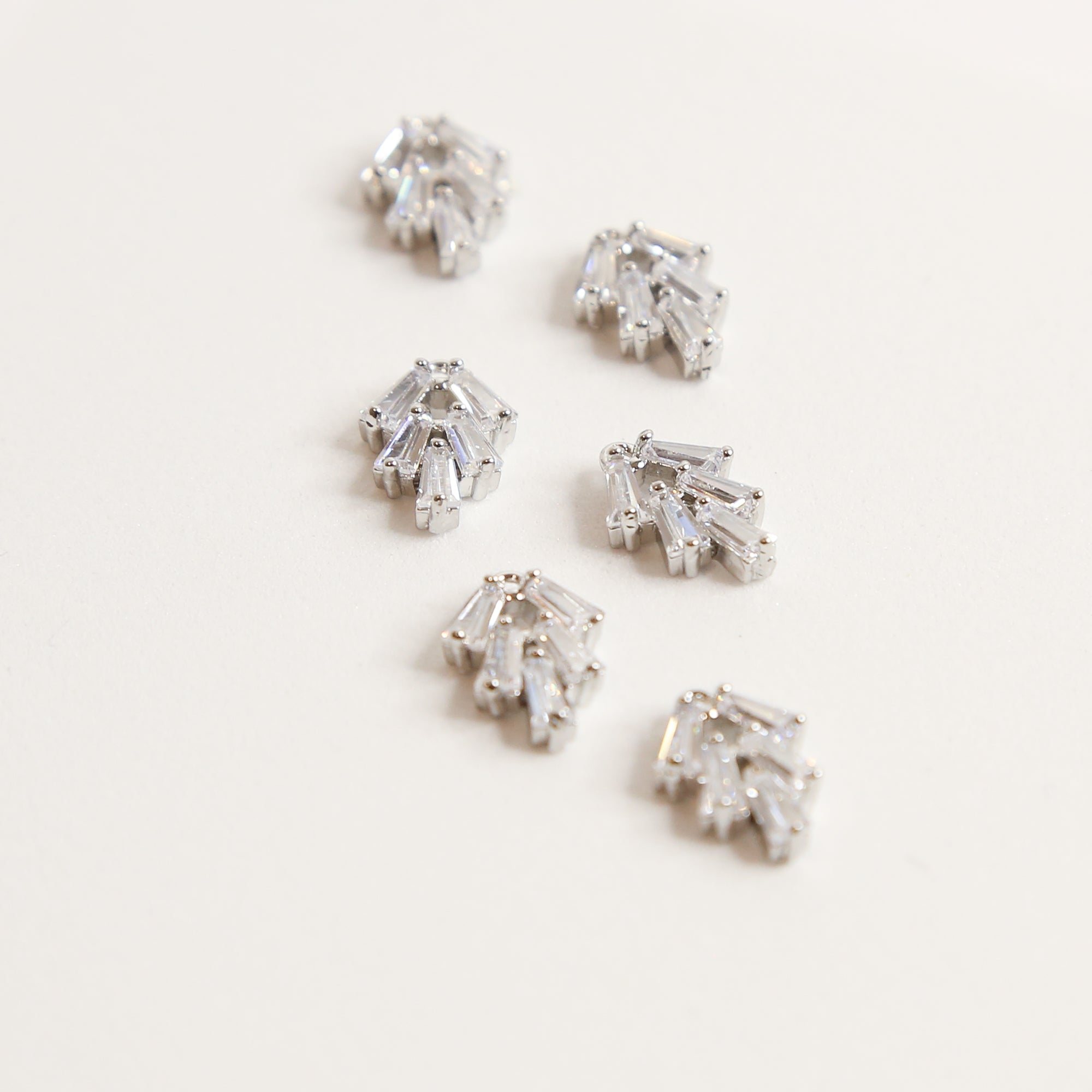 Cubic Zirconia - Diamond Kite Charm - 10 pieces